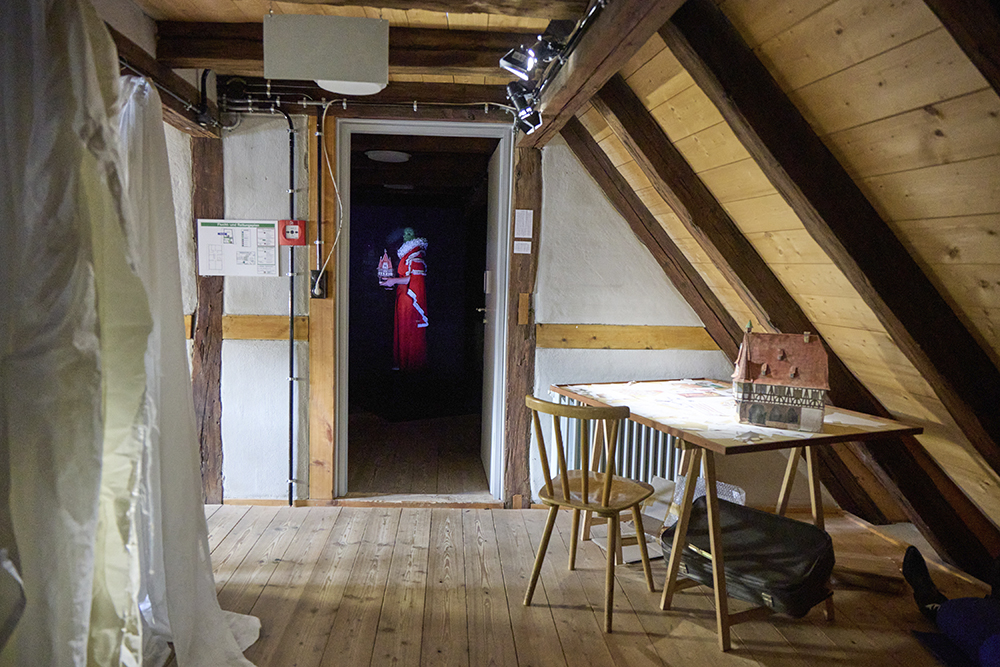 Ausstellungsansicht Raum der vergessenen Helden Gabi Blum Fleischermuseum B&ouml;blingen